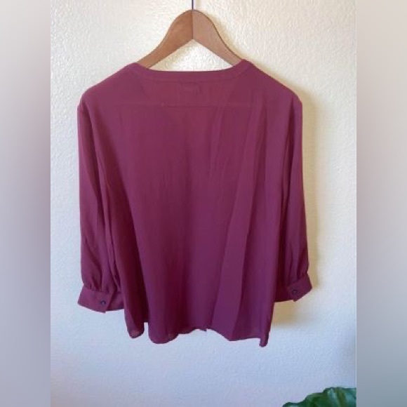 Maroon Van Heusen blouse. Worn three times and very comfortable! - Picture 3 of 4